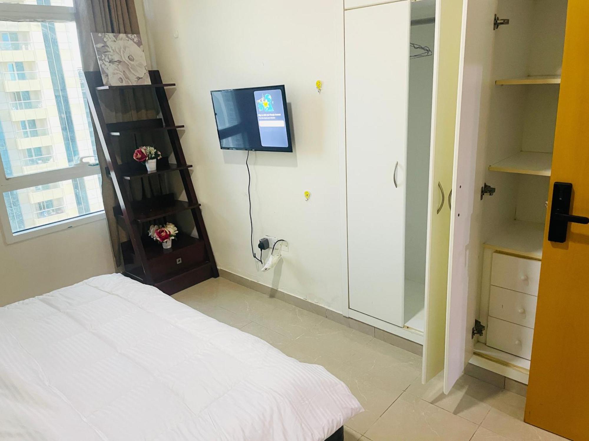 Spacious For Girls In Marina فتيات فقط Appartement *