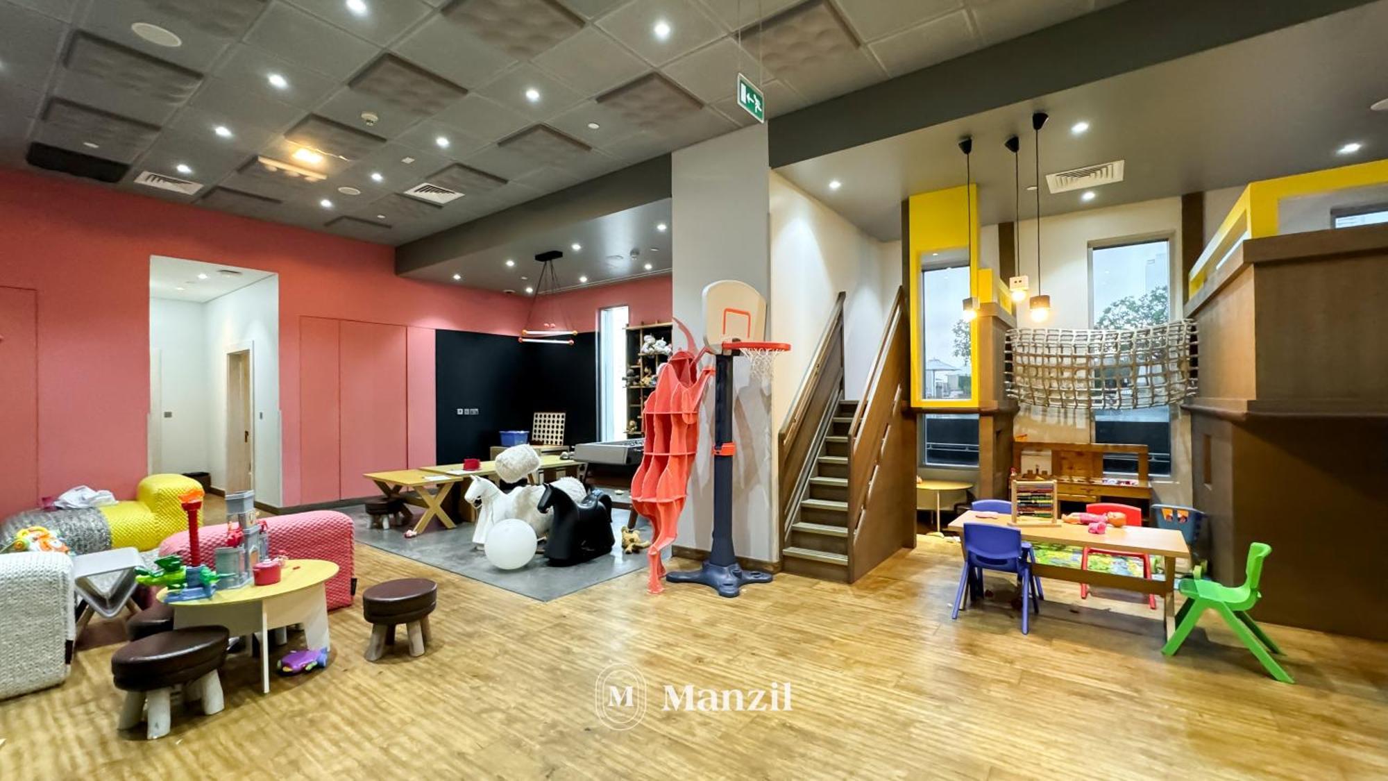 Manzil - With Direct Access To Mall * Dubaï