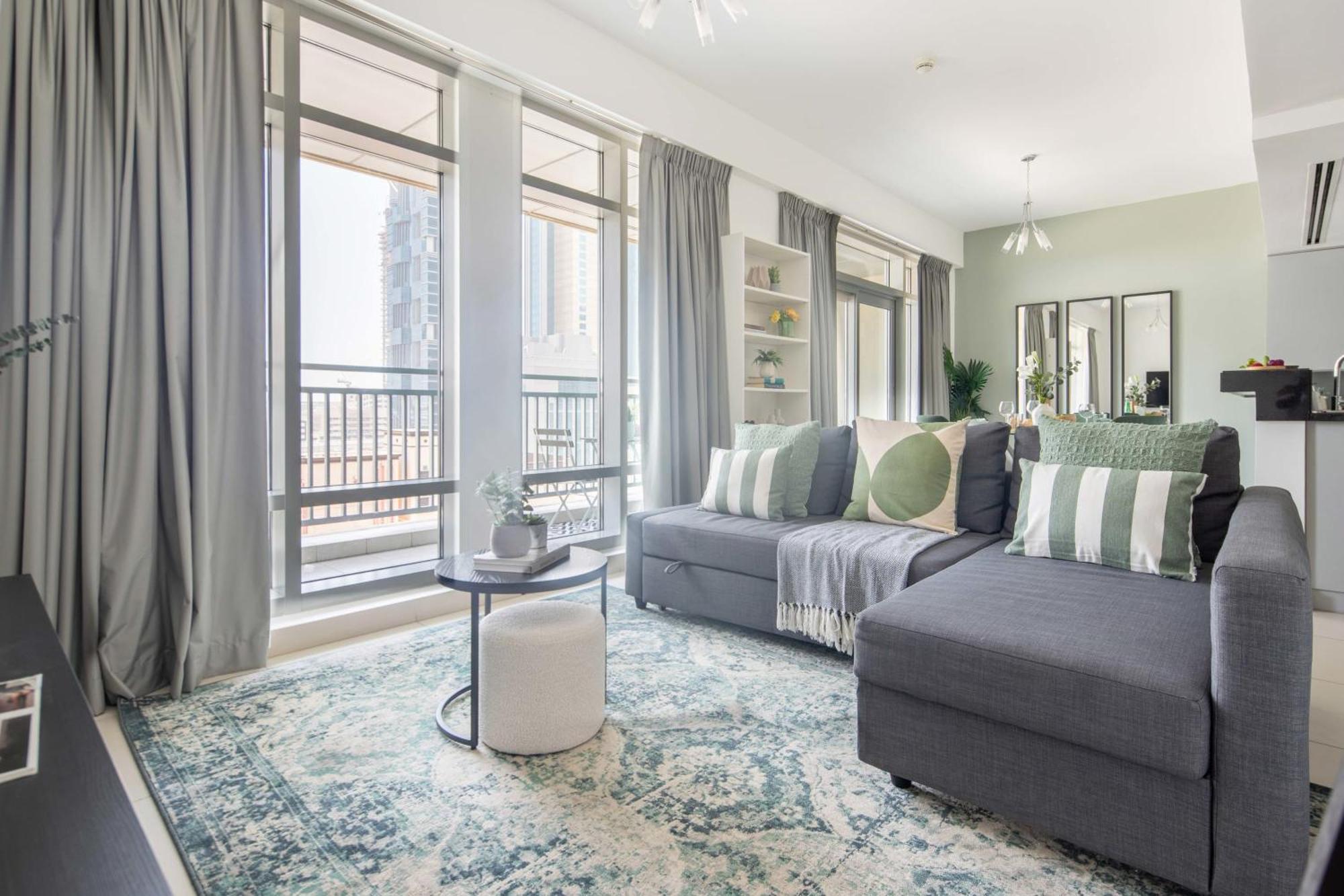 Frank Porter - The Lofts Tower Apartament *
