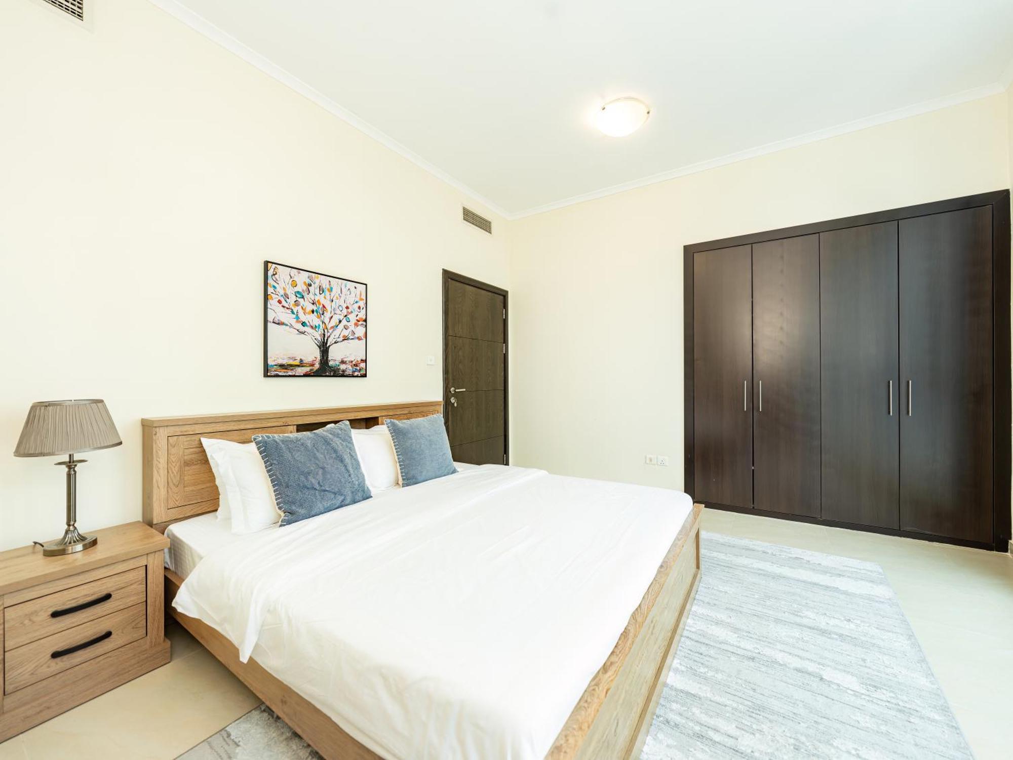 Marina Views - 2br Luxury Apartment, High Floor, Torch Marina Apartemen *