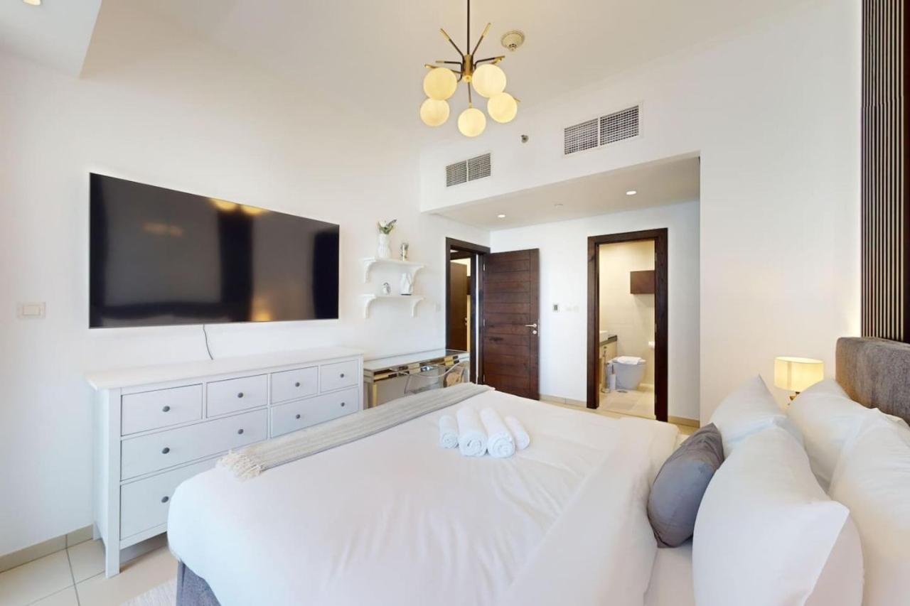 Silverene Tower B - Exciting Two Bedroom Appartement Dubaï
