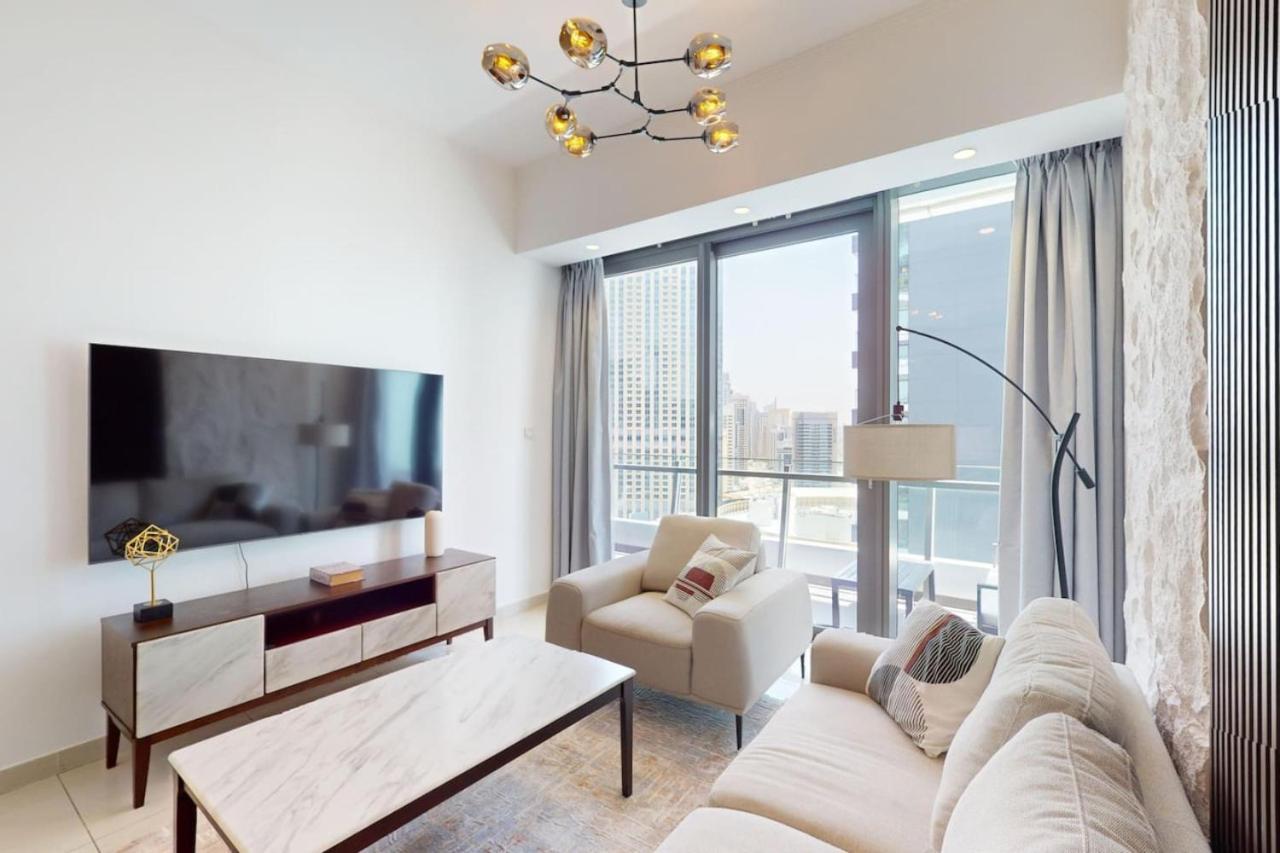 Appartement Silverene Tower B - Exciting Two Bedroom Dubaï