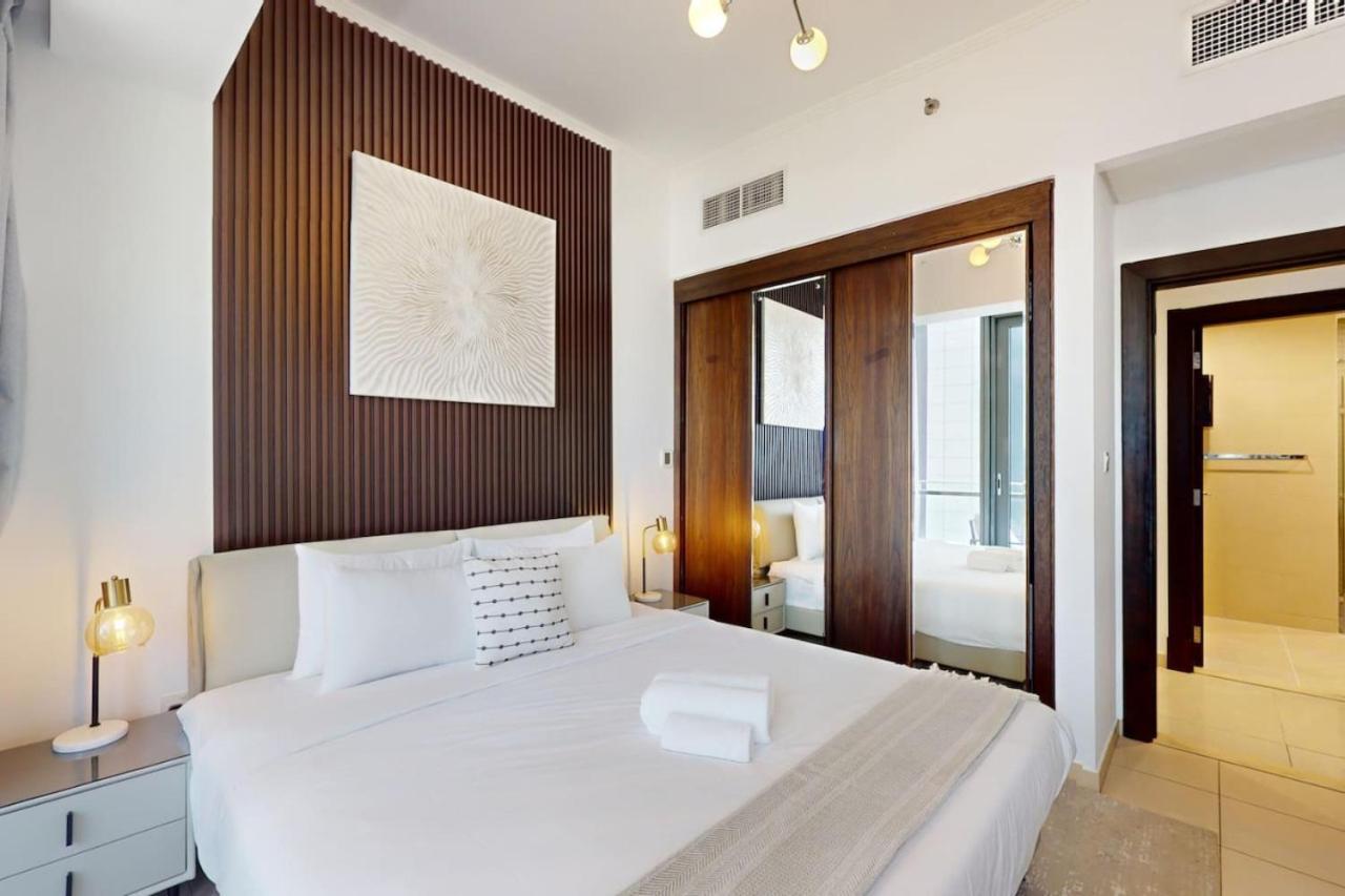 Silverene Tower B - Exciting Two Bedroom Dubaï