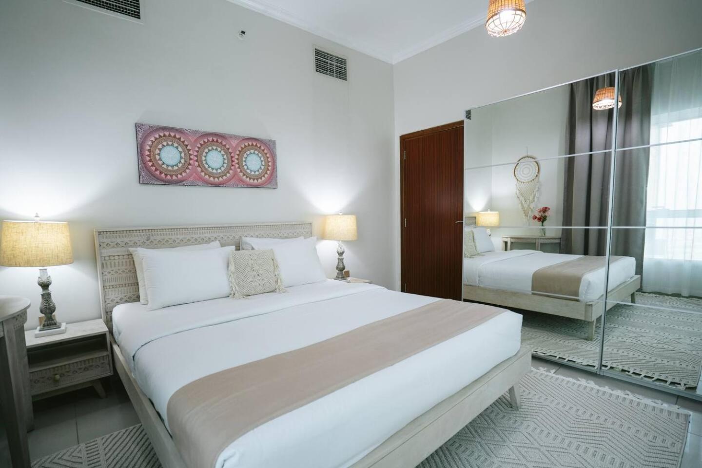 Beautiful Marina View 58th Floor 3 Bedrooms * Dubai
