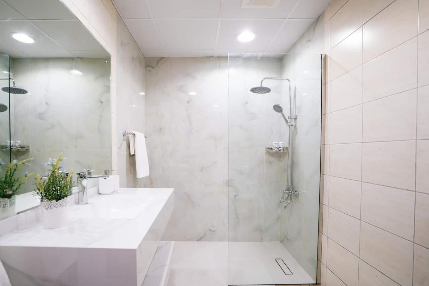Beautiful Marina View 58th Floor 3 Bedrooms Apartment Dubai