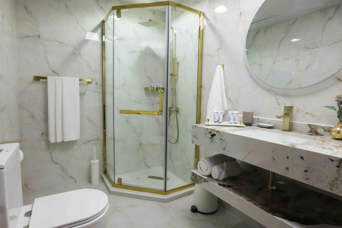 The Penthouse On 71st Floor *