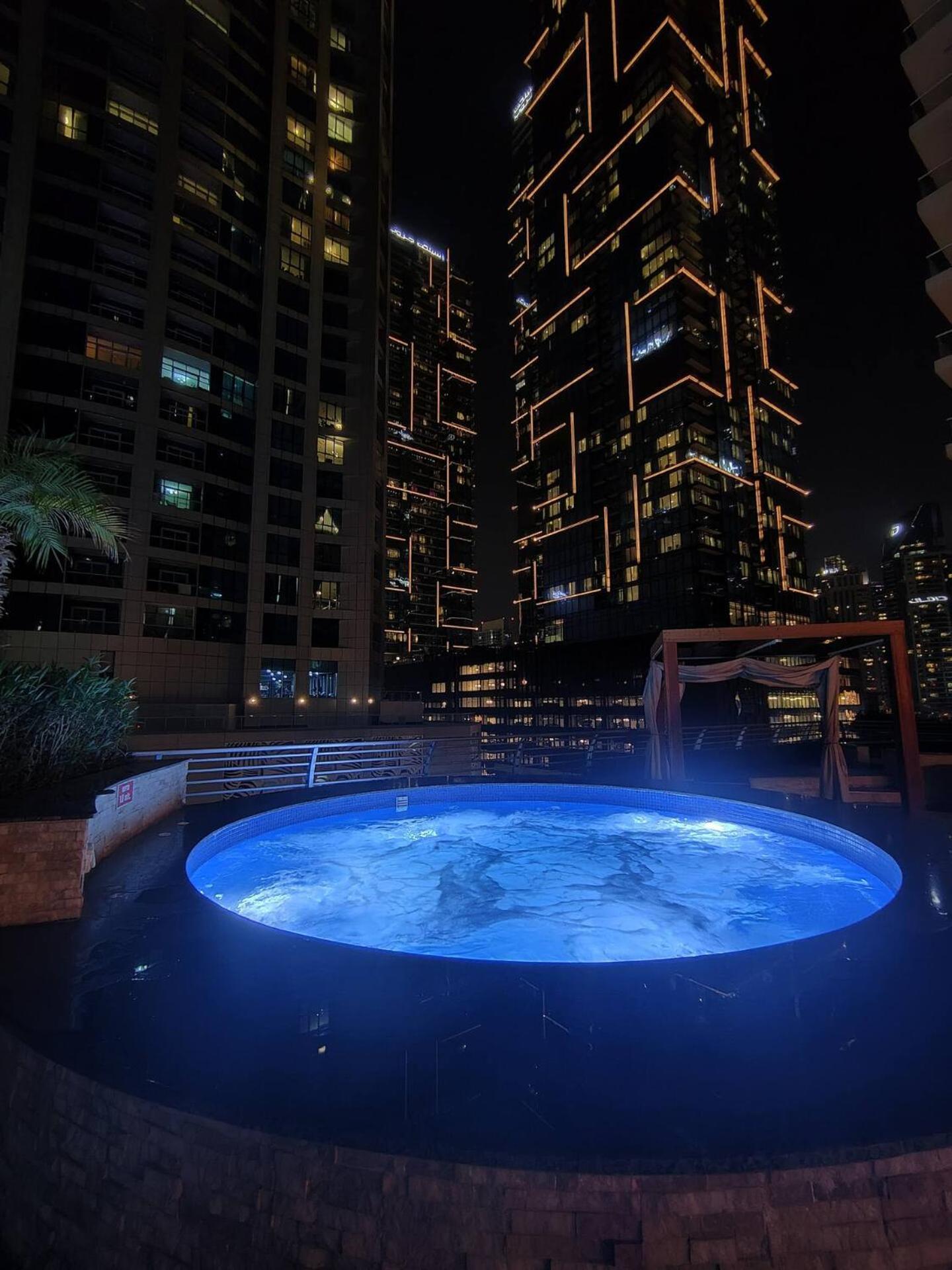 The Penthouse On 71st Floor Apartment *