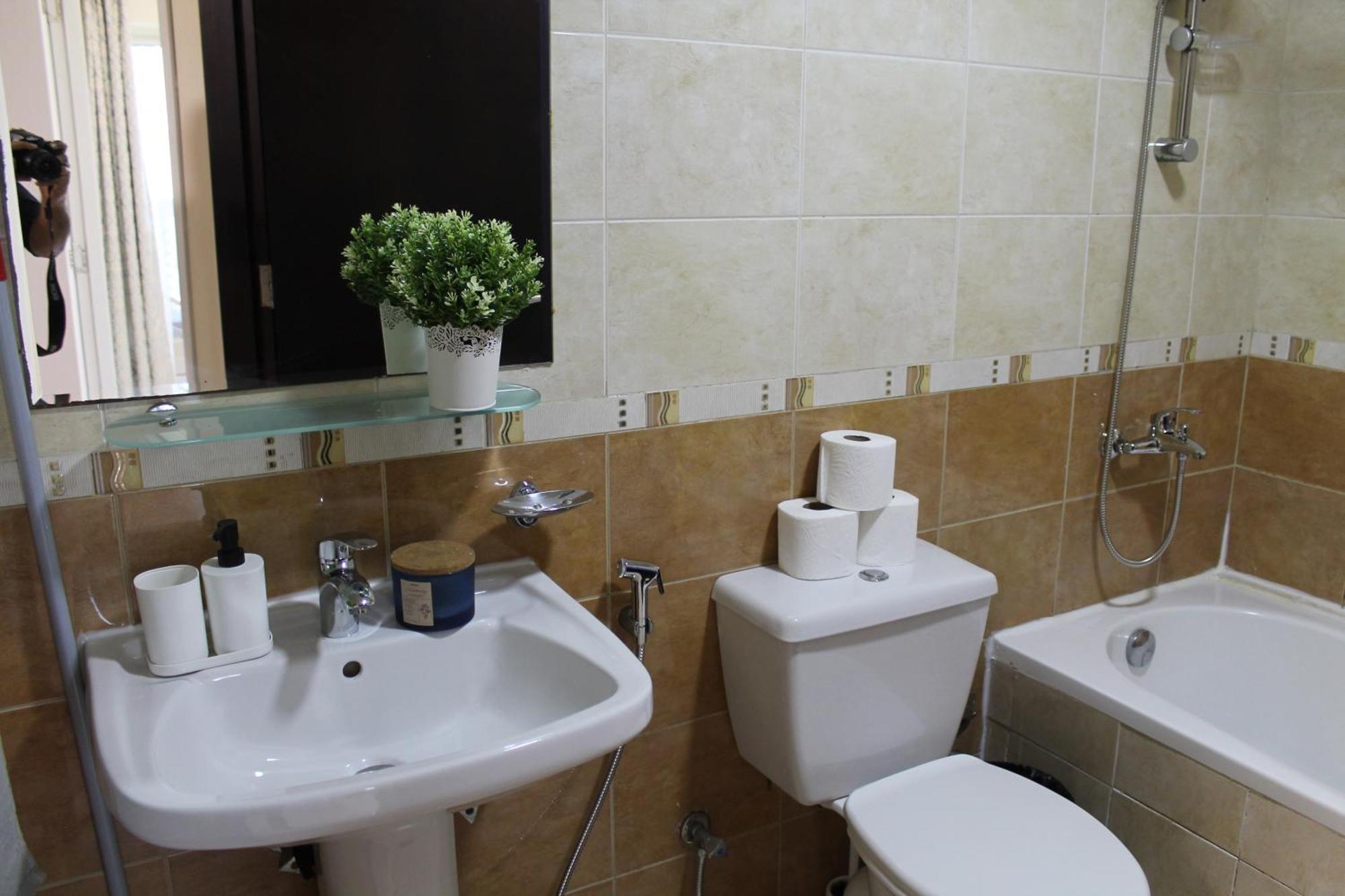 Newly Furnished 1 Bedroom, High Floor, Amazing View, Close To Metro Apartamento