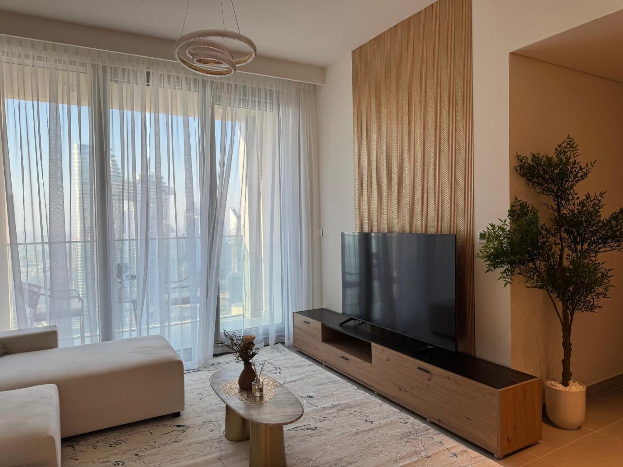 Tower Luxury 2br Downtown Near Burj & Mall Appartement Dubaï
