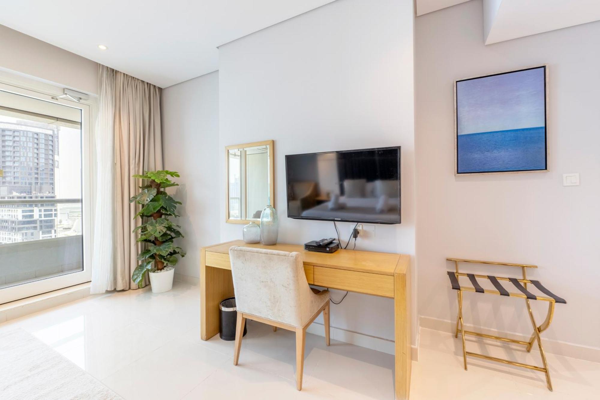 Damac Canal Views Residences 5* Dubái