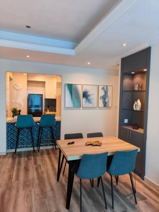 Waterfront Marina View Amazing Location 2 Bed Appartement Dubaï