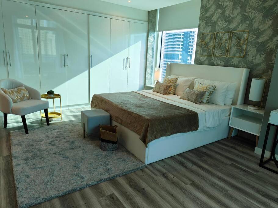 Waterfront Marina View Amazing Location 2 Bed Appartement Dubaï