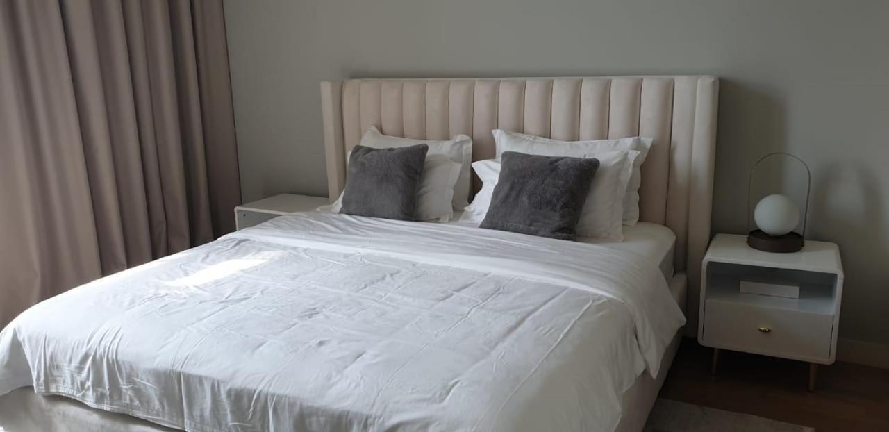 1 Bed Community View 5th Fl Walk B7 Appartement *