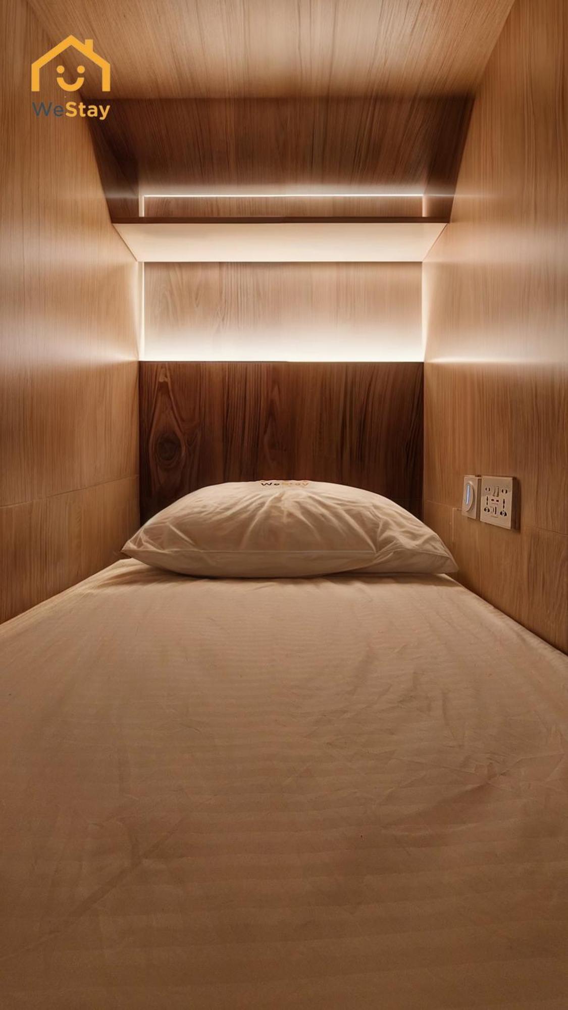 Hostal Westay Capsule *