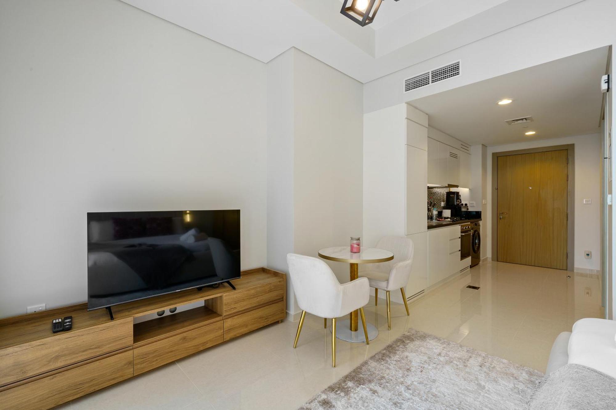 Apartment Stylish With Great Views High Floor Dubai
