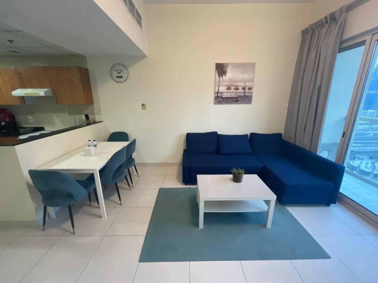 Very Convenient Steps To Metro And Marina Mall Managed By Sunnyhomes Appartement