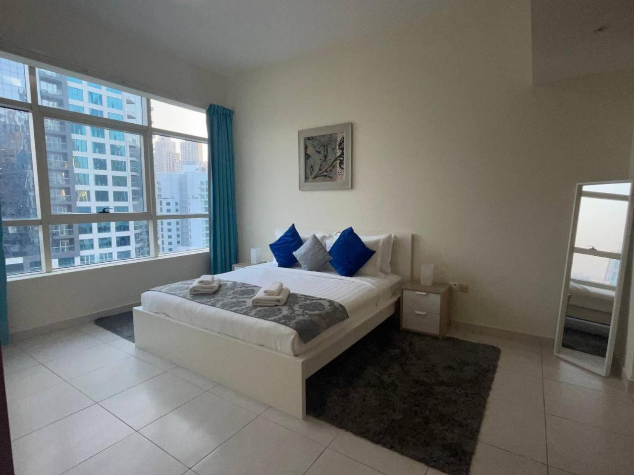Very Convenient Steps To Metro And Marina Mall Managed By Sunnyhomes Appartement Dubaï