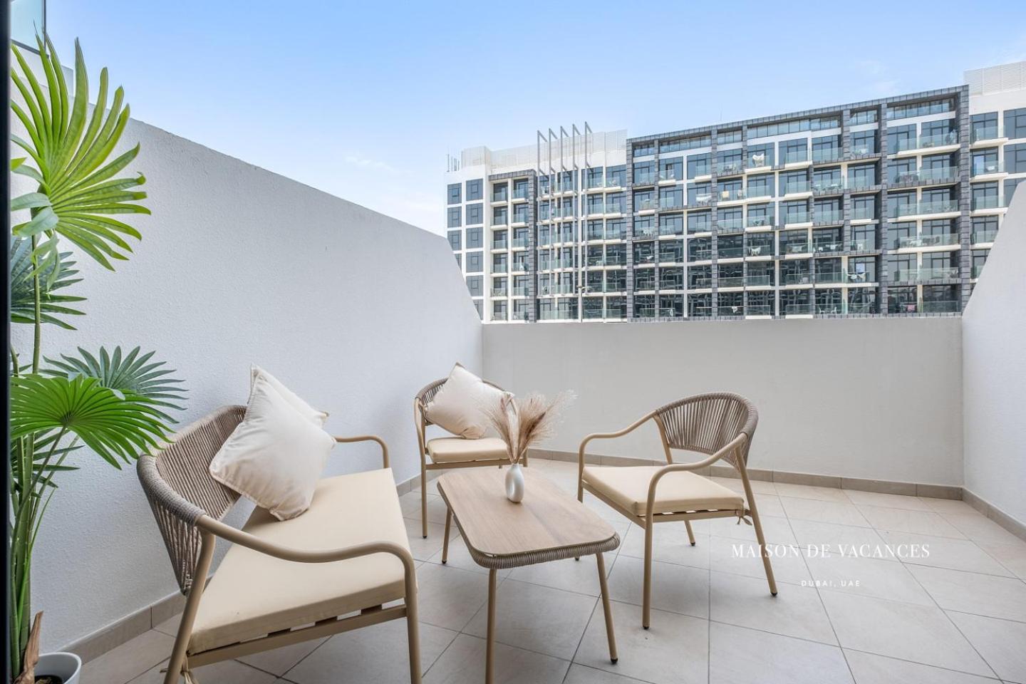 Large Balcony 10mins From Mall * Dubaï