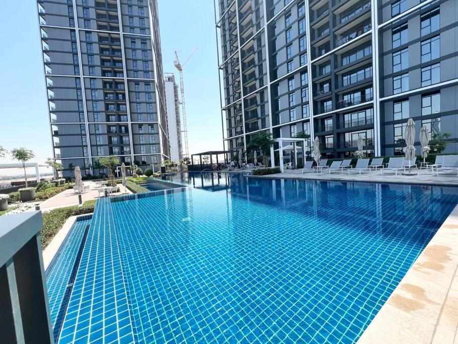 Stylish 1 Bedroom High Floor In Creek Edge * Dubaï