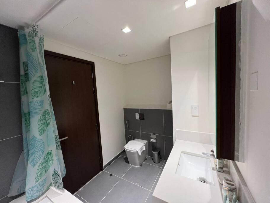 Stylish 1 Bedroom High Floor In Creek Edge Dubaï