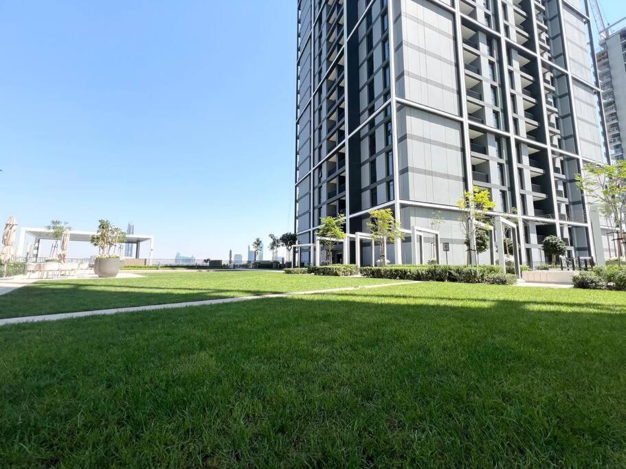 Stylish 1 Bedroom High Floor In Creek Edge Dubaï
