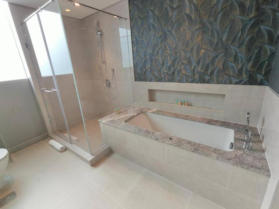 Сasa de vacaciones Burj View - 10 Minutes Walk Dream Lux Designer 3bd