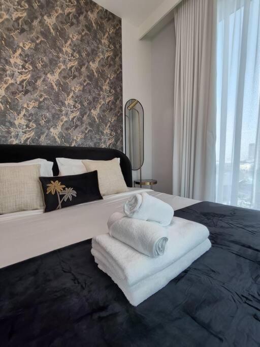Сasa de vacaciones Burj View - 10 Minutes Walk Dream Lux Designer 3bd Dubái