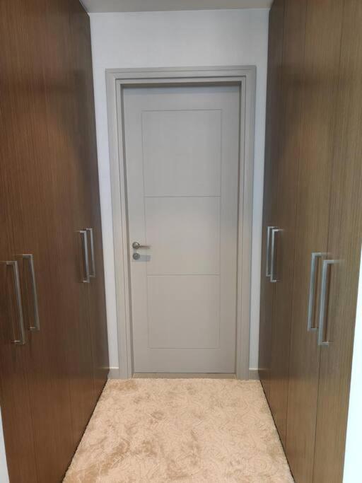 Сasa de vacaciones Burj View - 10 Minutes Walk Dream Lux Designer 3bd *