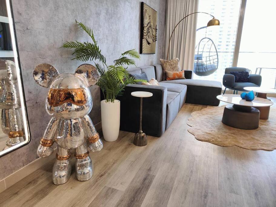 Burj View - 10 Minutes Walk Dream Lux Designer 3bd