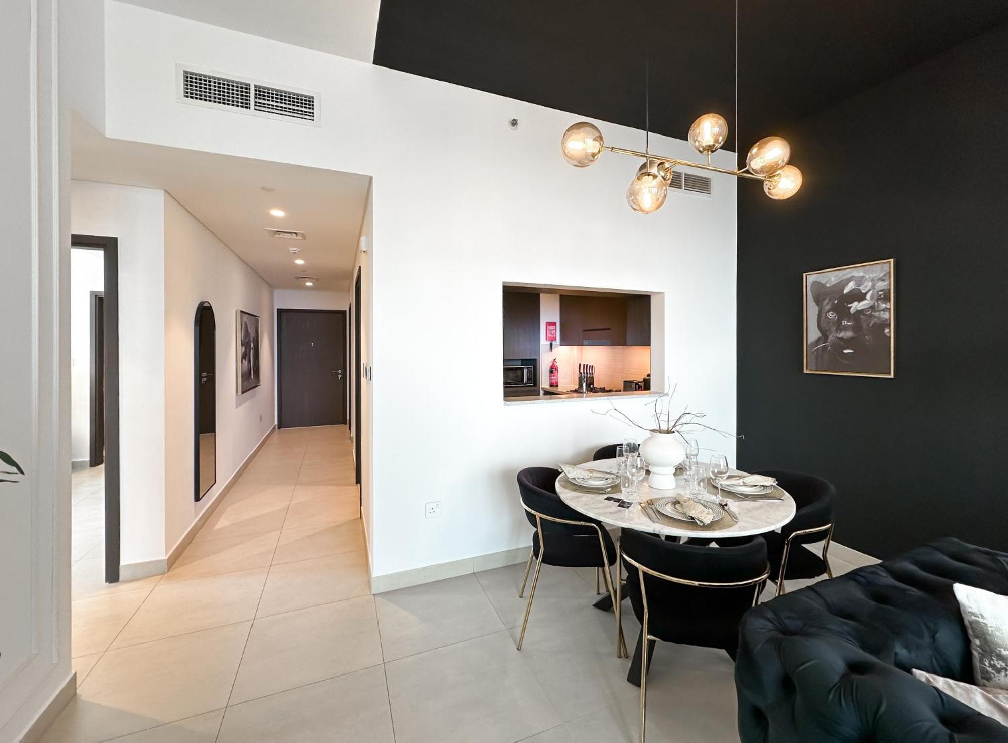 Apartemen Stylish 2 Bedroom Dior-inspired Connected To Mall