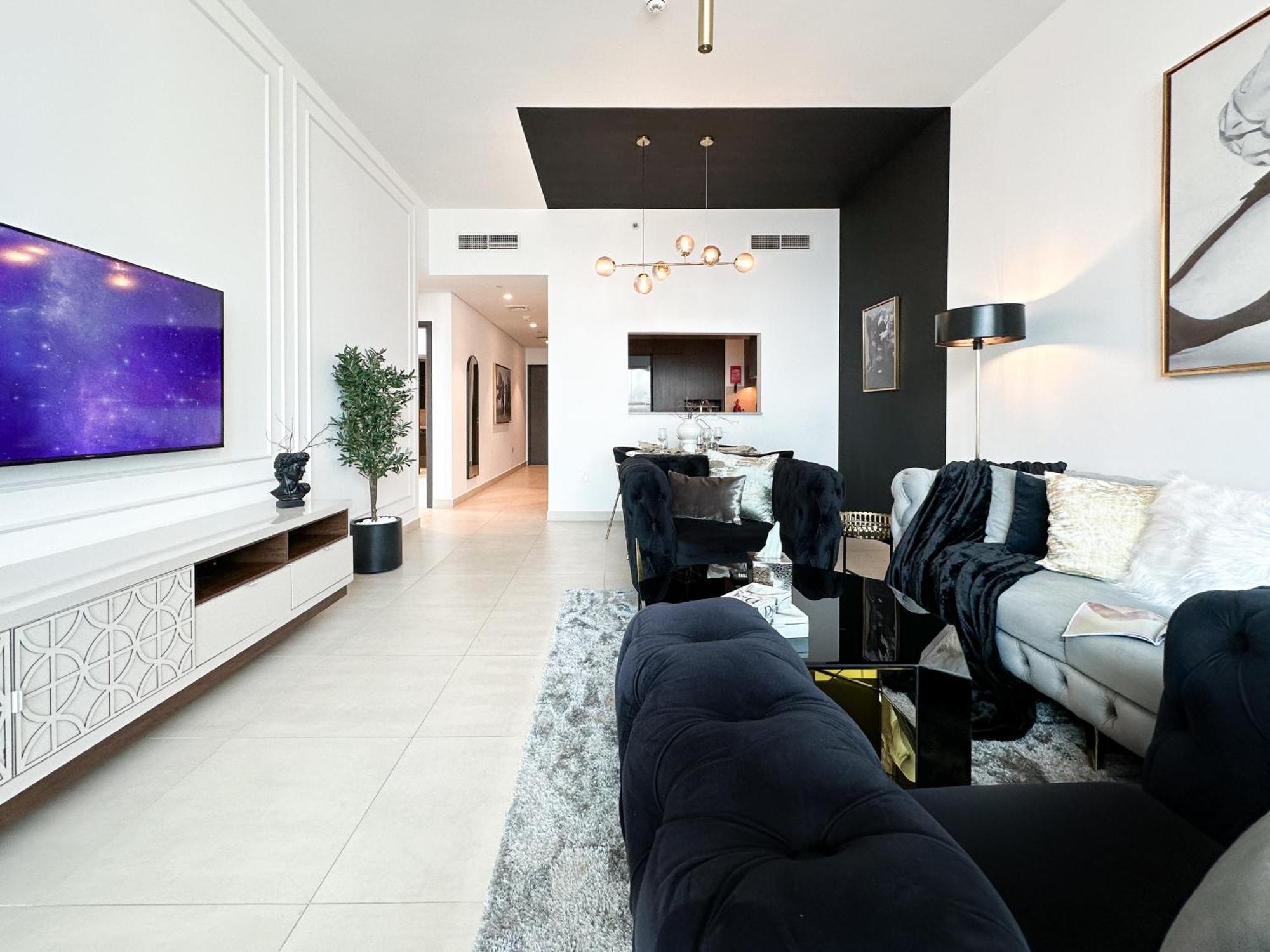 Stylish 2 Bedroom Dior-inspired Connected To Mall Apartemen Dubai