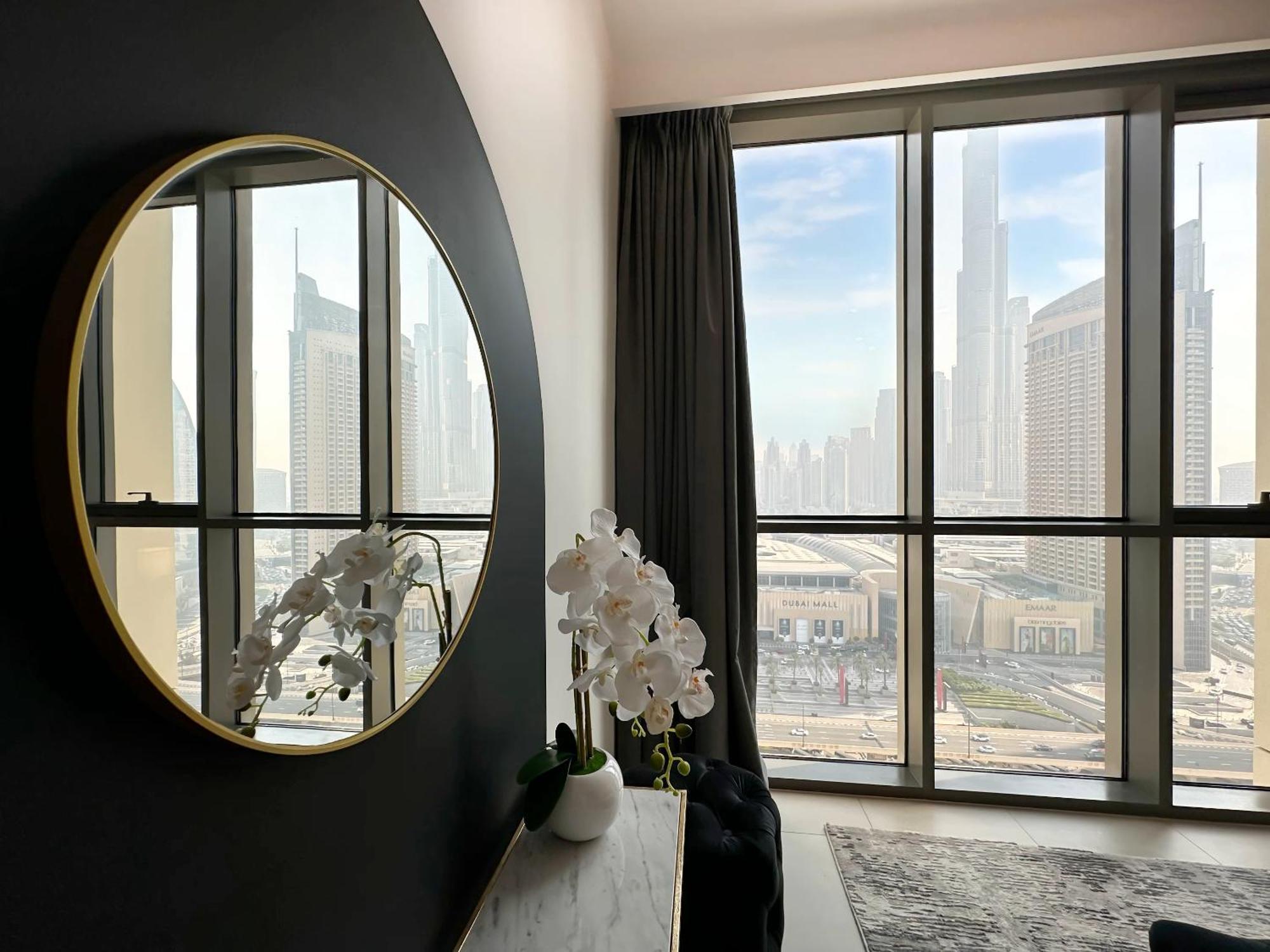 Stylish 2 Bedroom Dior-inspired Connected To Mall Apartemen Dubai