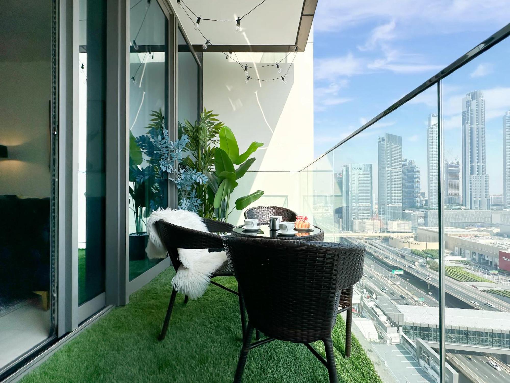 Apartemen Stylish 2 Bedroom Dior-inspired Connected To Mall *