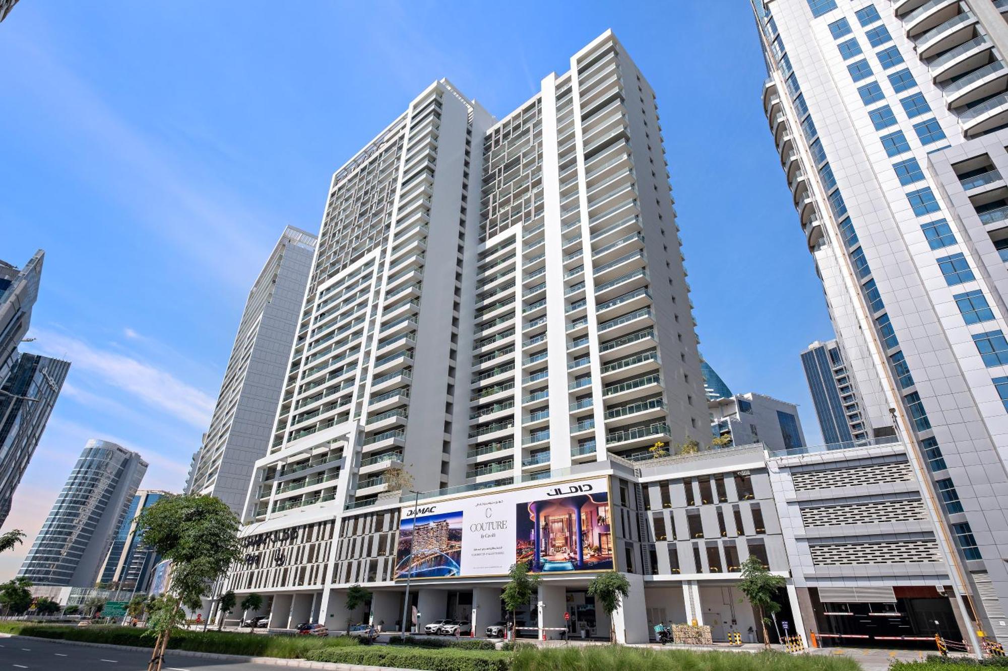 Beautiful 2br With Gym And Pool Dubaï