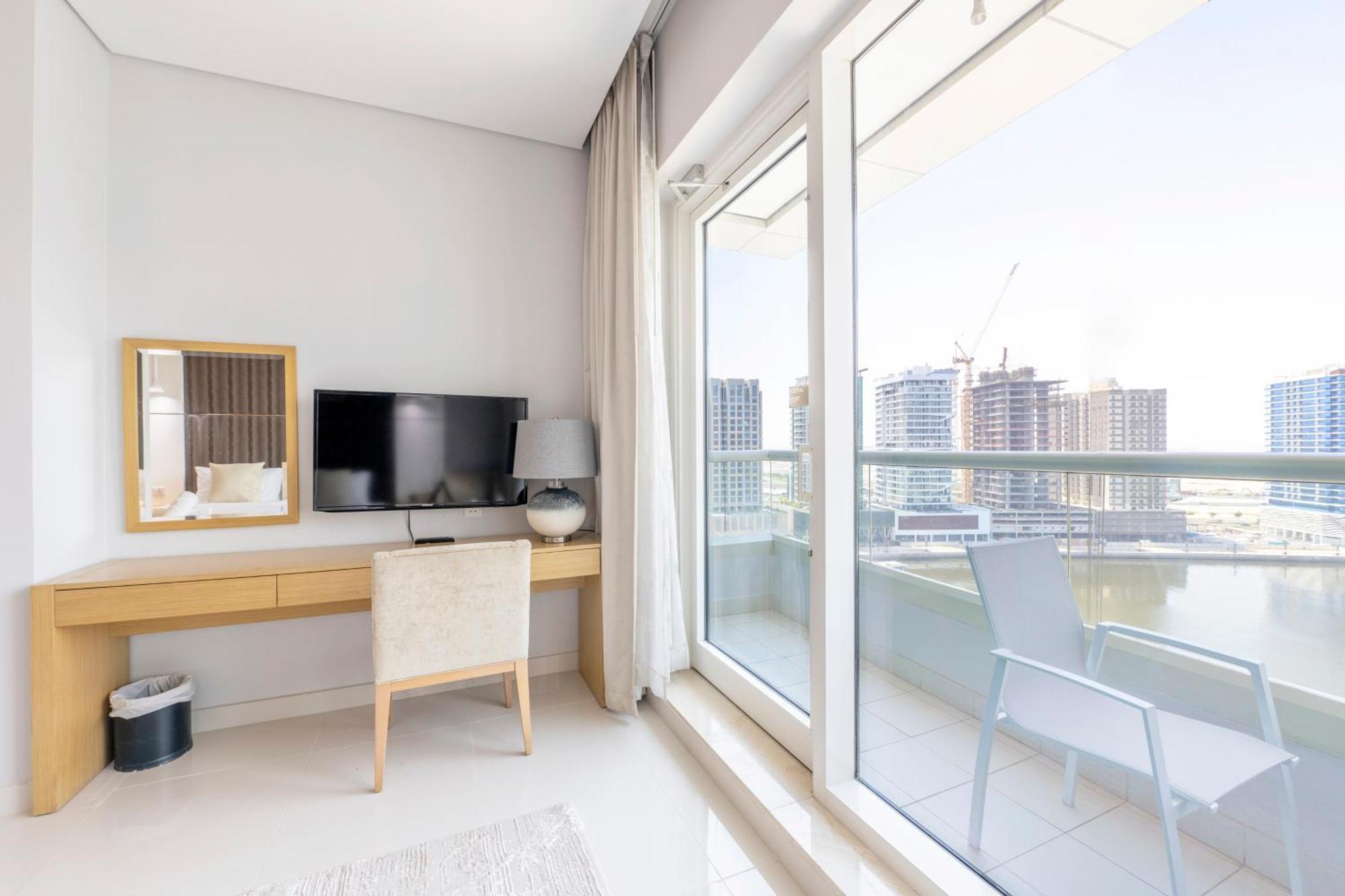 Damac Canal Views Residences Apartahotel Dubái