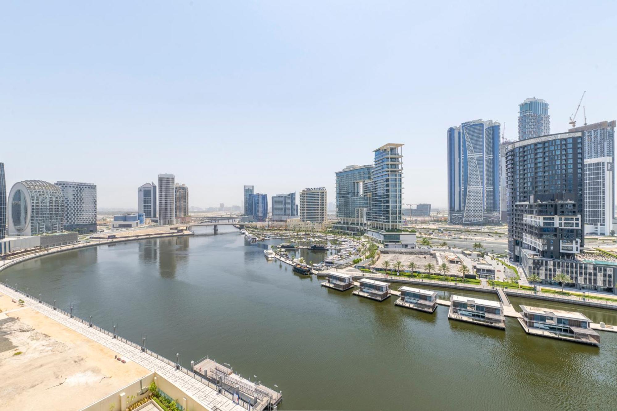Damac Canal Views Residences Apartahotel