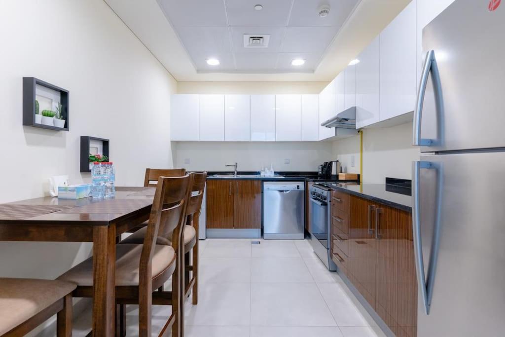 Modern L Sleeps 4 L 2 Baths *