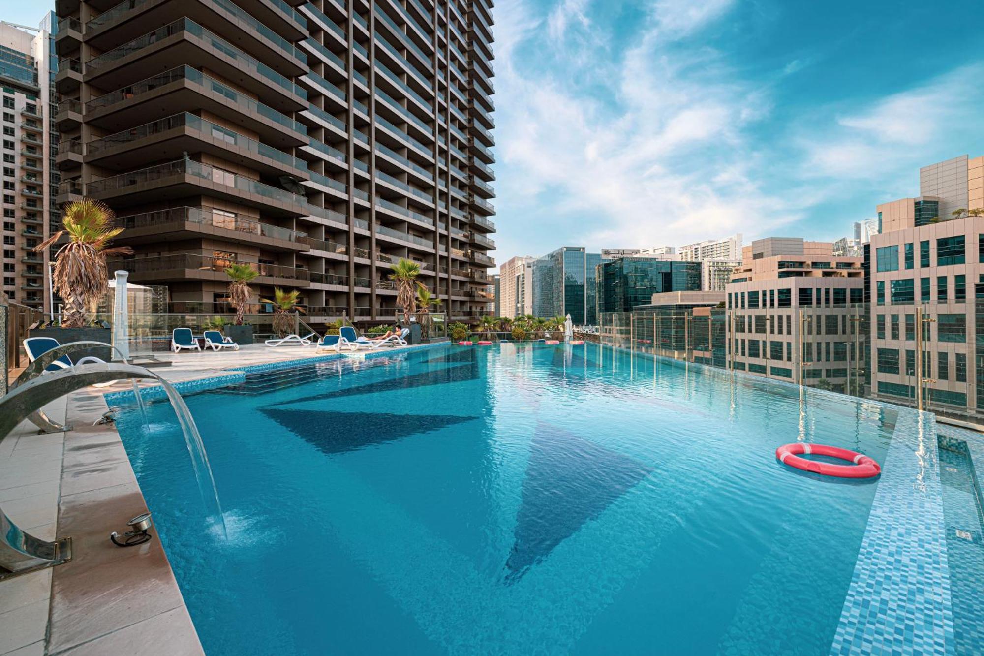 Luxurious Downtown Oasis By Burj Khalifa And Mall Dubái