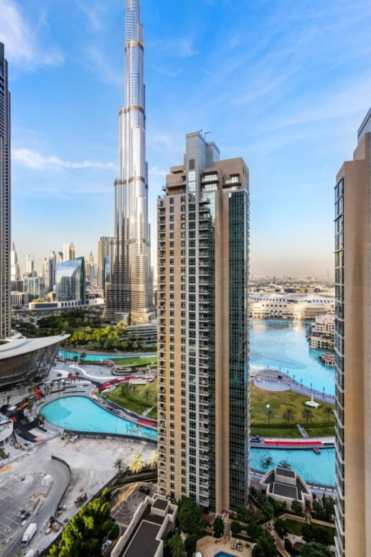 Expansive 7-bed Overlooking Burj & Fountains Appartement