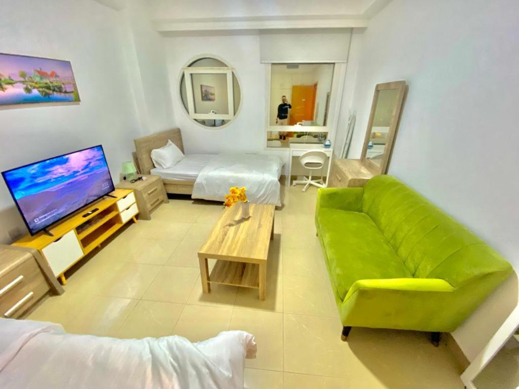 Spacious For Girls In Marina فتيات فقط Appartement Dubaï