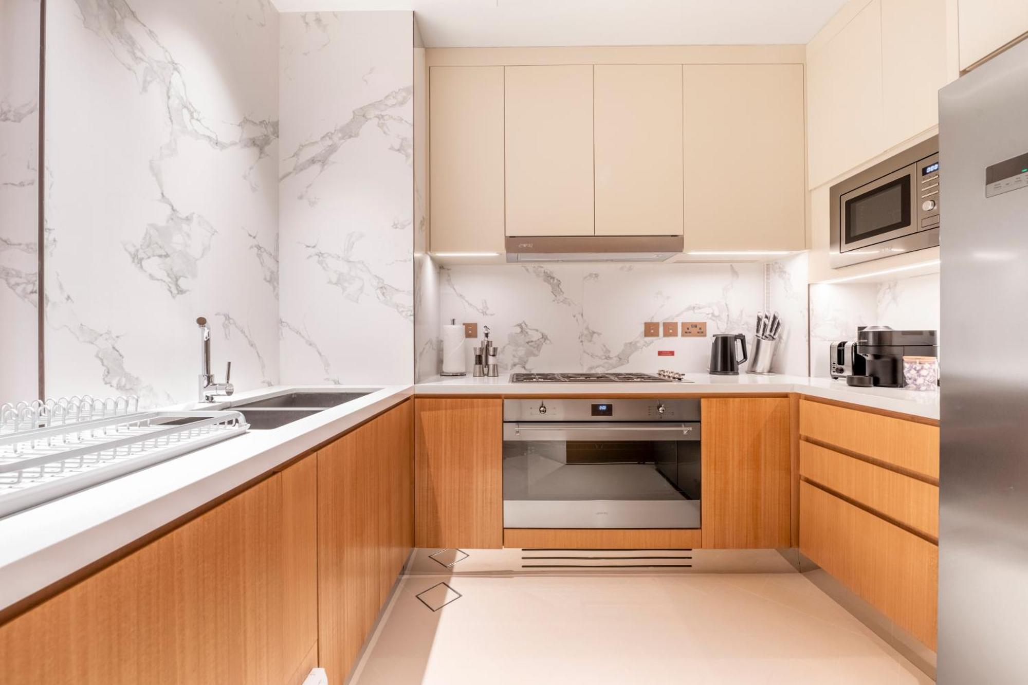 Luxe 3-br In Address Opera With Full Burj View Dubái