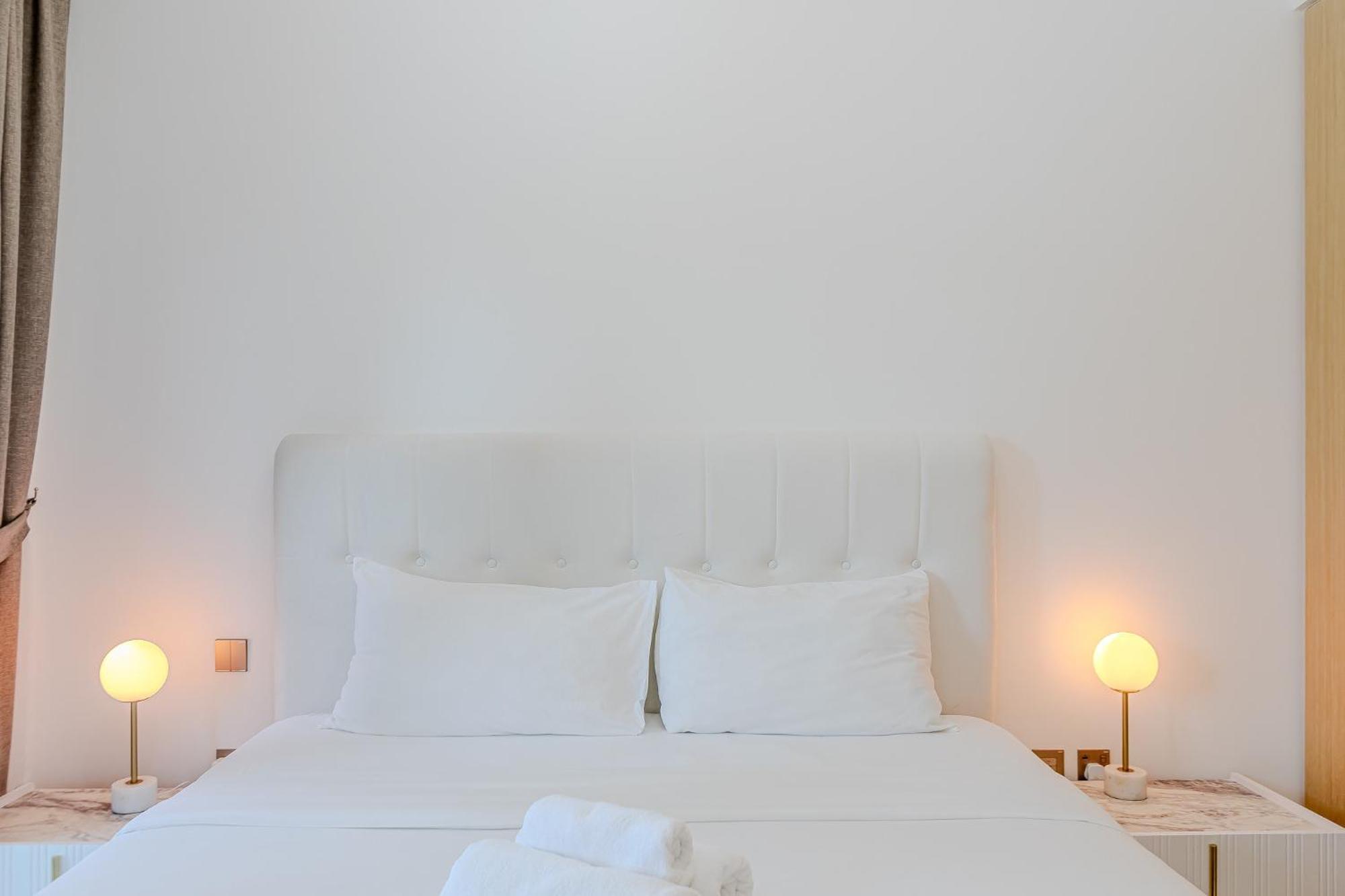 New I Modern I 1bdr I 17 Icon Bay Tower 2 Apartment *
