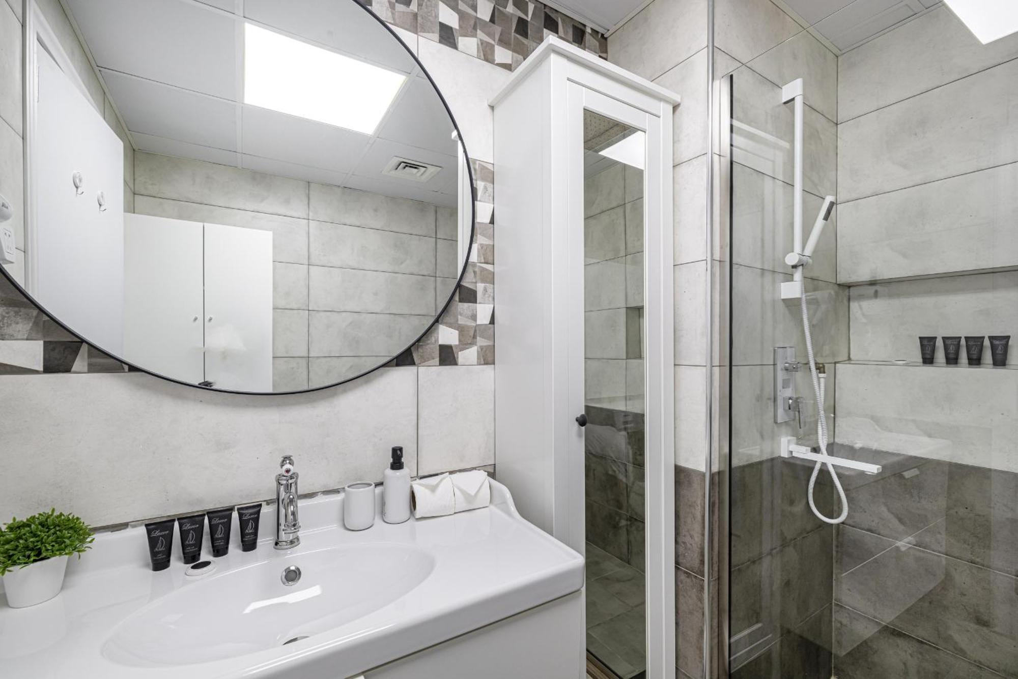Cozy And Spacious Apartment- 5min Walk To Metro Appartement Dubaï