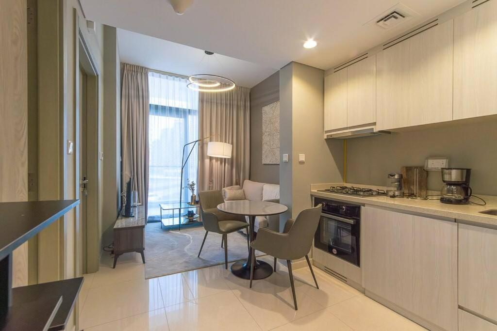 Convenient Location L Large Balcony L Great Pool