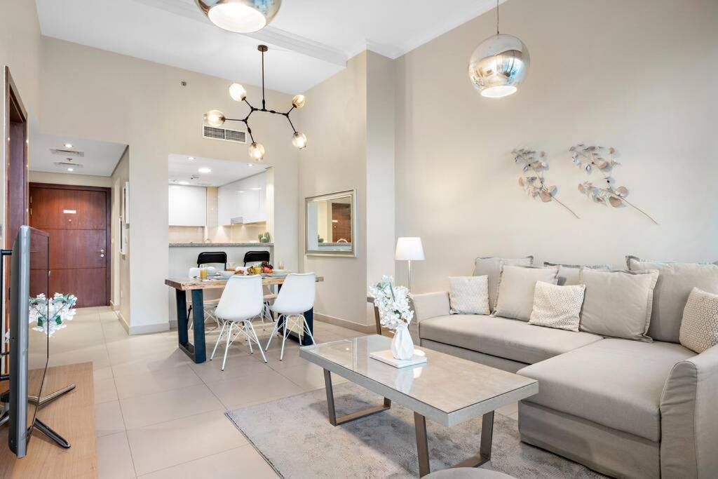 Apartment First Class 1br Burj Khalifa & Fountain Views Dubai