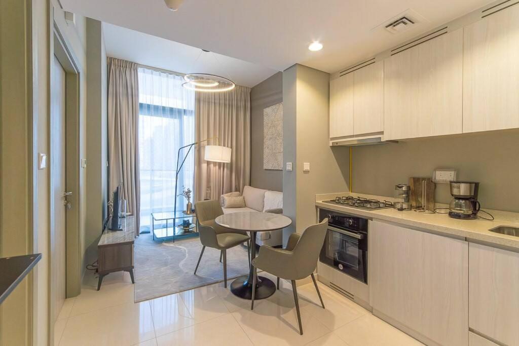 Convenient Location L Large Balcony L Great Pool