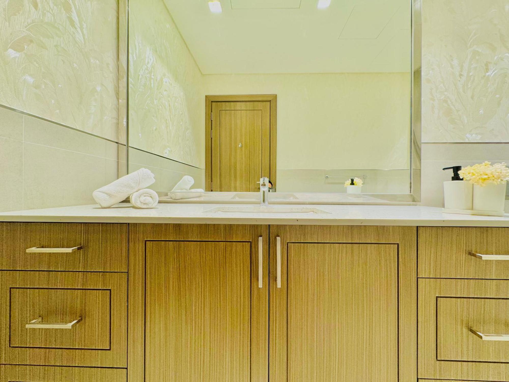 Venduras - Spacious 4-bedroom Luxury In La Mer, Villa Dubai