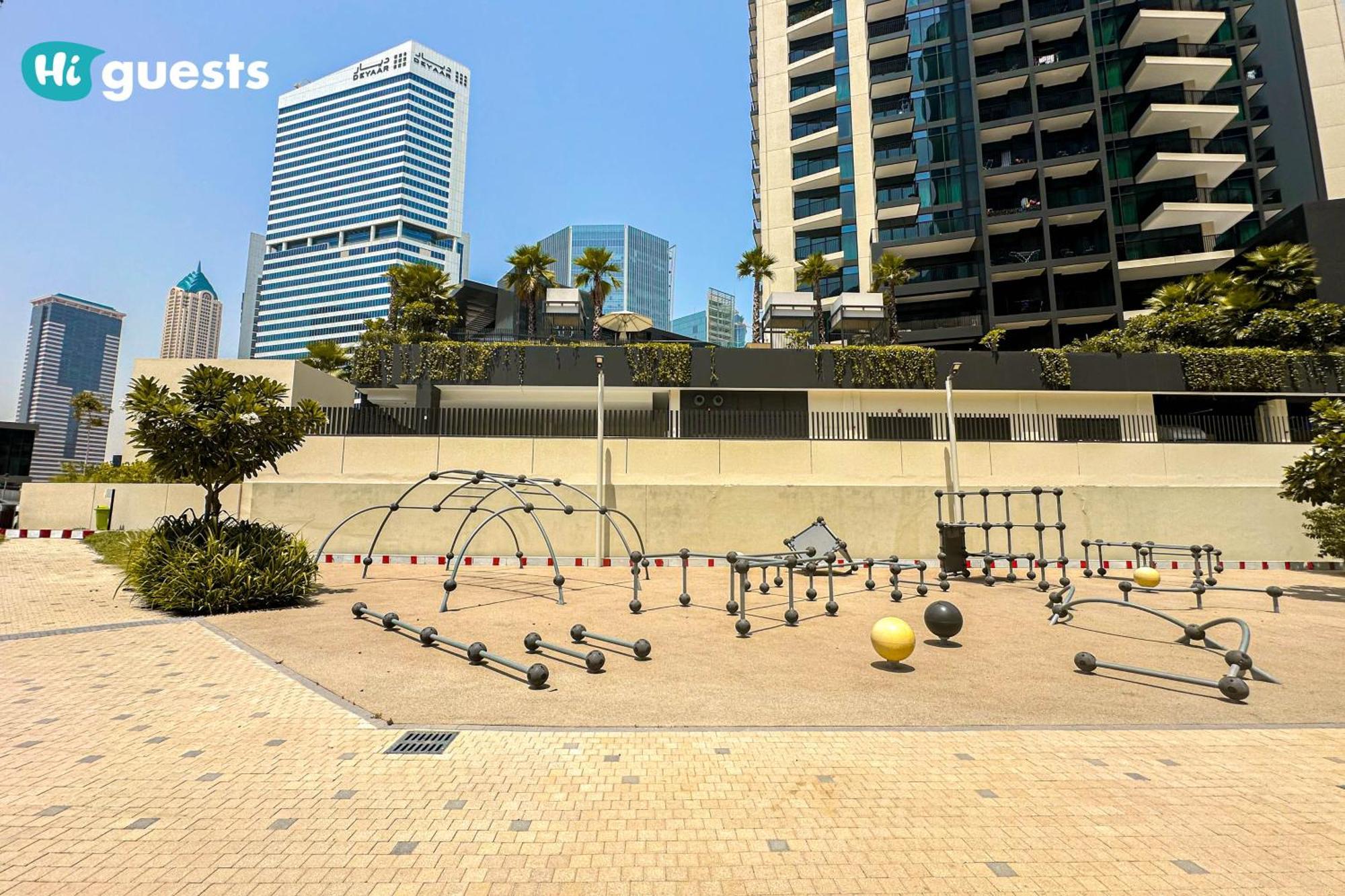 Higuests - Ahad Modern In Dubai's Business Hub * Dubai