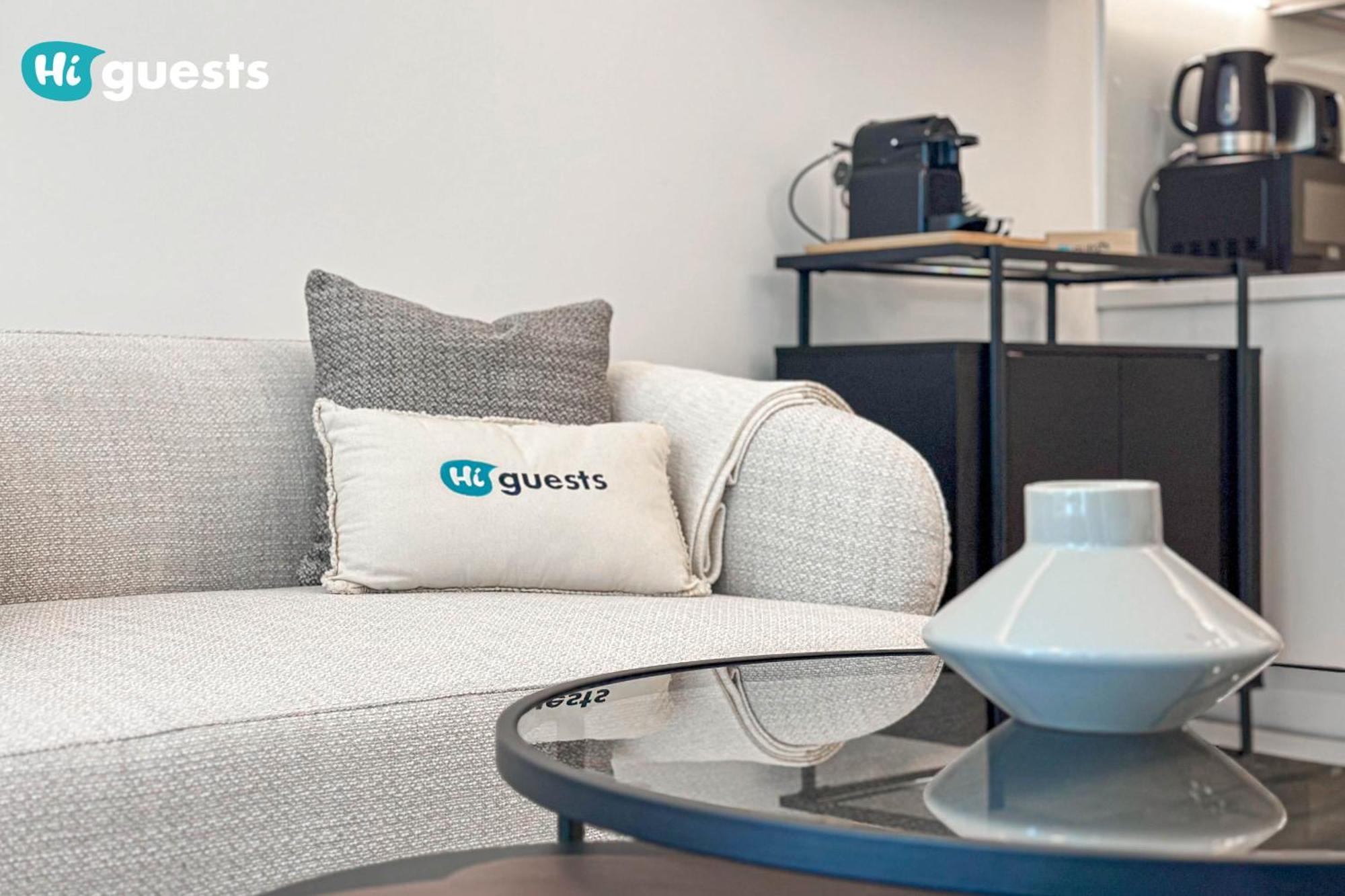 Higuests - Ahad Modern In Dubai's Business Hub Apartment