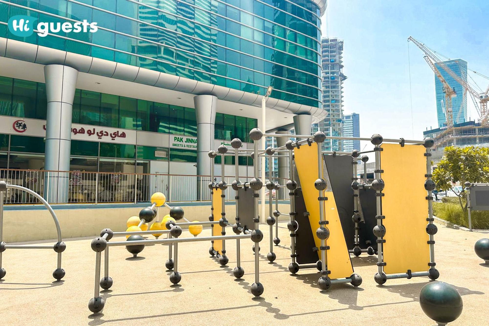 Higuests - Ahad Modern In Dubai's Business Hub